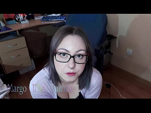 ❤️ Seksi djevojka s naočalama duboko siše dildo na kameri ❤️ Analni video kod nas ️❤